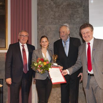 Dr. Giulia Enders (Award Winner), Kurt C. Reschucha (President, Helmut Fischer Foundation), Helmut Fischer (Founder, Helmut Fischer Foundation) and Wolfgang M. Heckl (Director, German Museum) (from left to right)